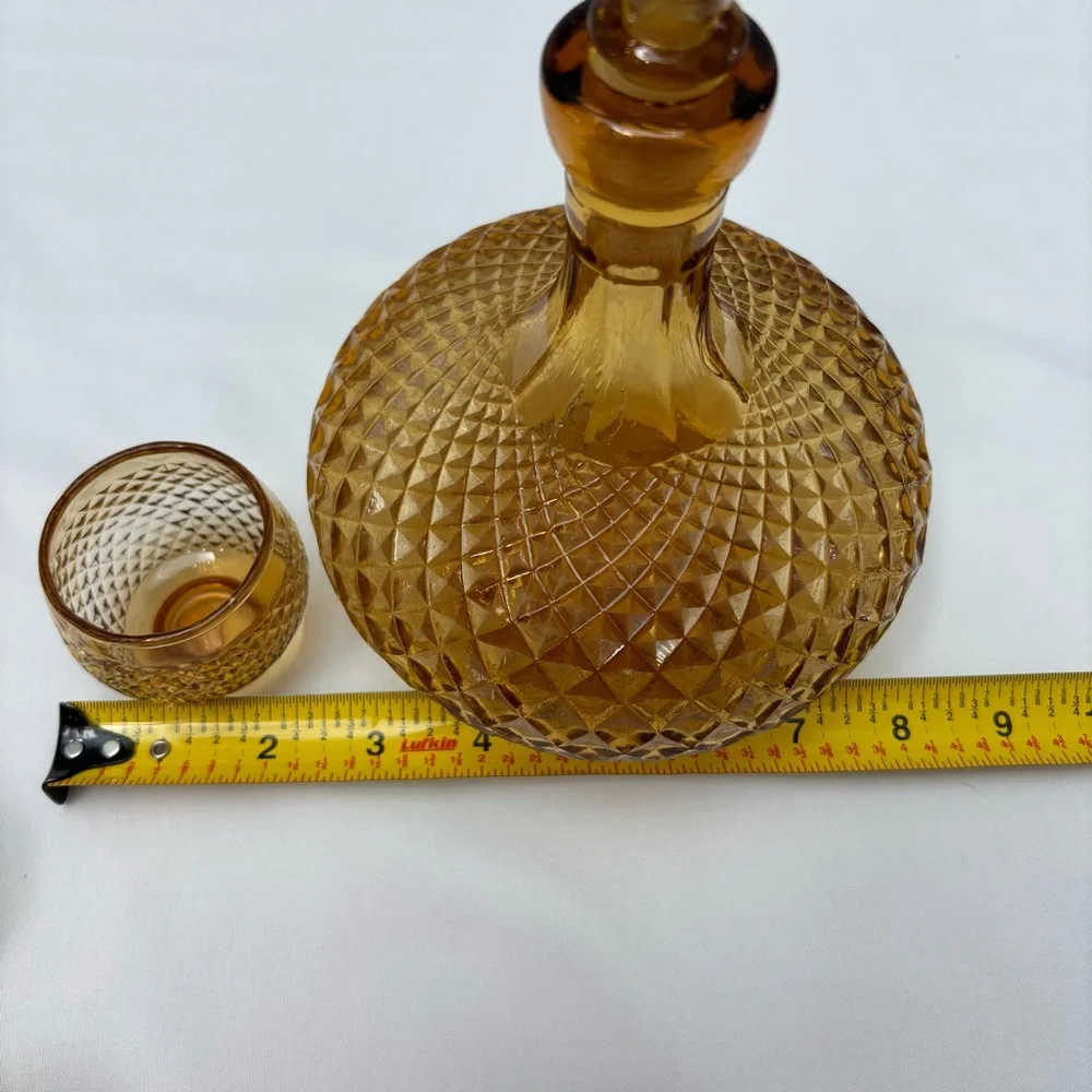 Vintage Amber Textured Glass Decanter And 5 Glasses Diamond Round w/ Lid Cordial